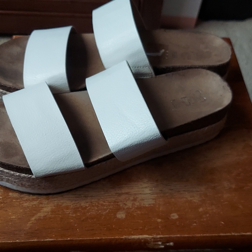 Shoes - Picture 3 of 3